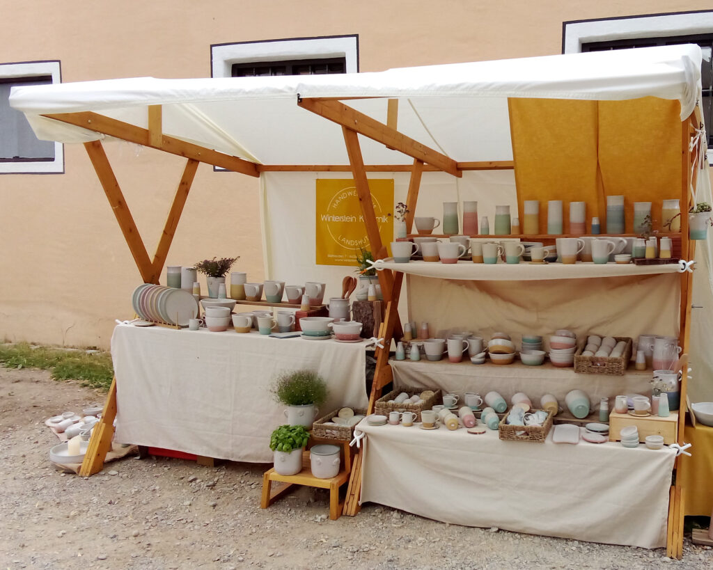 Winterstein Keramik stellt auf dem Töpfermarkt in Lalling aus